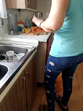 lamorbosa37 online show from September 9, 2025, 1:53 pm