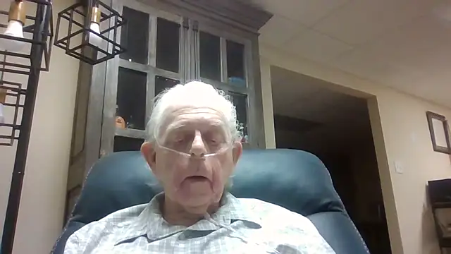 bootlegmanz online show from April 23, 2026, 3:57 pm