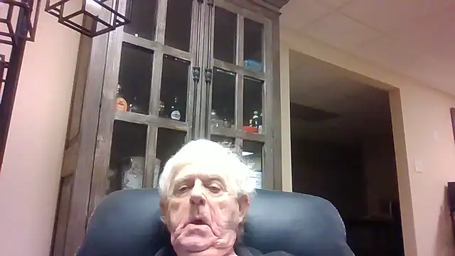 bootlegmanz online show from April 26, 2026, 6:43 am