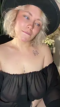Charming Daphny online show from April 30, 2026, 8:43 am