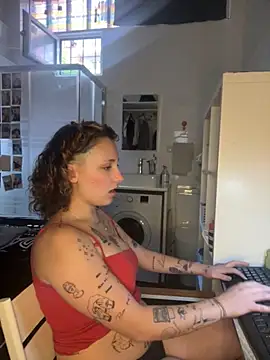 Hawitxui online show from October 21, 2025, 9:19 am