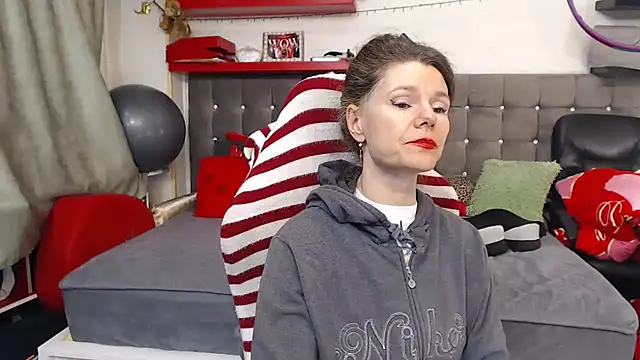 kellyterapy online show from February 4, 2026, 6:14 pm