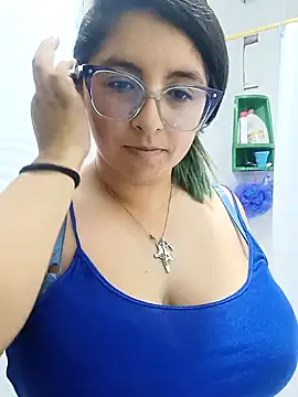  Angelinaandrade  online show from November 11, 2025, 1:22 am