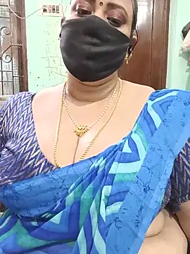 Snapshot of ashikaa_r chatting on June 12, 2026, 5:32 pm ashikaa r online show from June 12, 2026, 5:32 pm