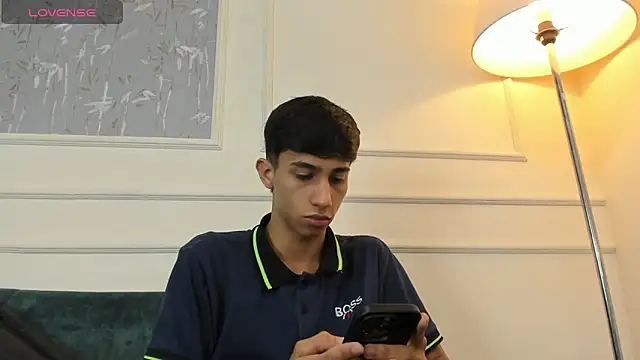 Snapshot of Lucian_Davi chatting on March 19, 2025, 12:12 pm Lucian Davi online show from March 19, 2025, 12:12 pm