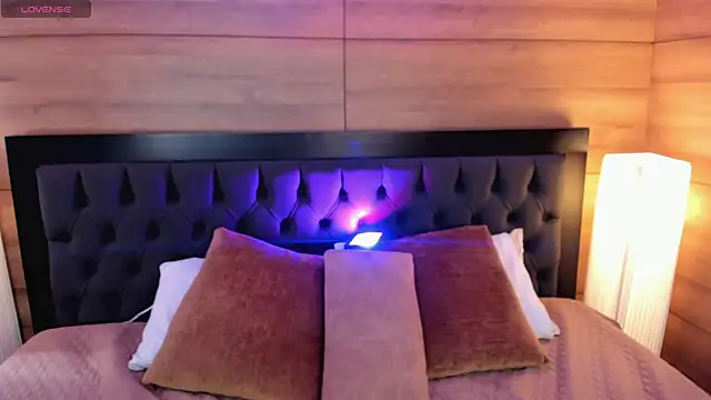 miah connor online show from March 12, 2026, 7:51 pm