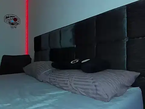 Alexander Martines online show from November 15, 2025, 11:42 pm