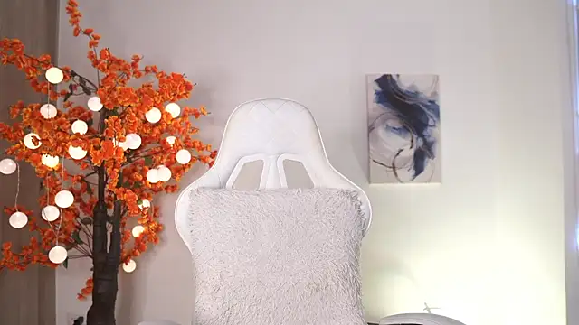 VictoriaHiill online show from October 31, 2025, 9:11 pm