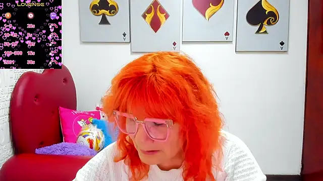 Salomeediaz  online show from July 6, 2026, 8:33 pm