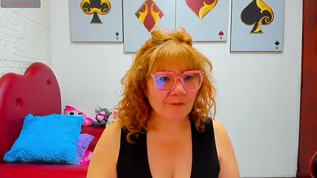 Salomeediaz  online show from August 3, 2026, 8:37 pm