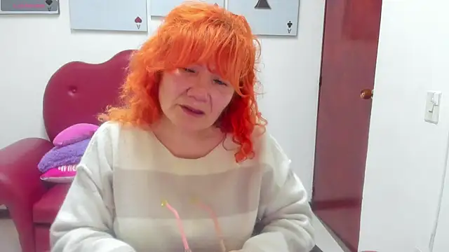 Salomeediaz  online show from April 24, 2026, 9:28 pm