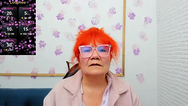 Salomeediaz  online show from April 29, 2026, 9:21 pm