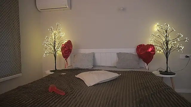 PamelaXX  online show from March 20, 2025, 4:40 am