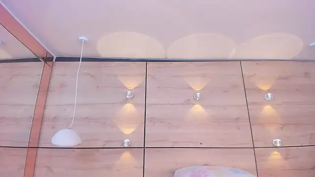 martina touss online show from December 13, 2025, 8:04 pm