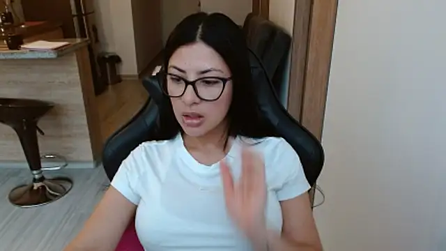 Charlotte cute18 online show from February 26, 2026, 10:32 pm