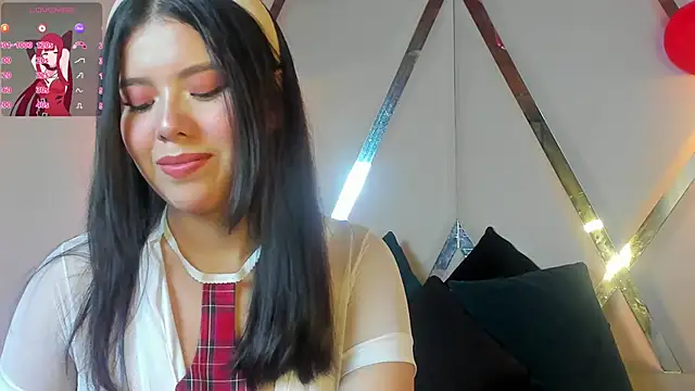 Snapshot of MarielQueenx chatting on March 1, 2025, 6:35 am MarielQueenx online show from March 1, 2025, 6:35 am