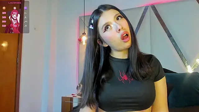 Snapshot of MarielQueenx chatting on March 7, 2025, 5:29 am MarielQueenx online show from March 7, 2025, 5:29 am