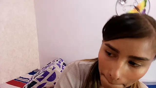 Chantal taylor  online show from September 22, 2025, 12:11 pm