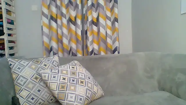 Petite 254 online show from March 23, 2026, 11:37 pm