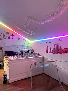 SelenaBee online show from October 11, 2025, 7:53 am