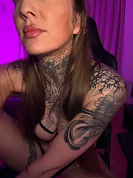 ElenaHaze online show from June 10, 2026, 6:09 pm