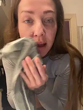 ElenaHaze online show from October 21, 2025, 7:30 am