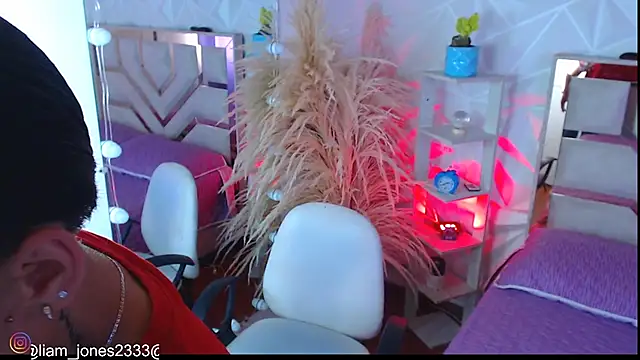 Jonesliam23 online show from September 24, 2025, 7:09 pm