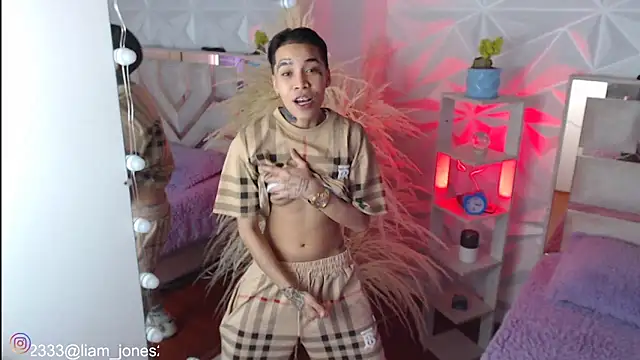 Jonesliam23 online show from October 3, 2025, 7:48 pm