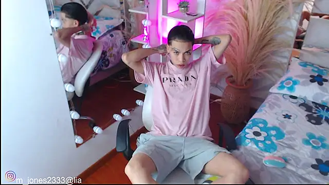 Jonesliam23 online show from November 5, 2025, 8:01 pm