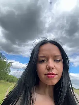 Snapshot of Vanesskaa chatting on June 14, 2026, 2:51 pm Vanesskaa online show from June 14, 2026, 2:51 pm