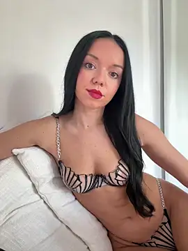 Snapshot of Vanesskaa chatting on June 18, 2026, 3:17 pm Vanesskaa online show from June 18, 2026, 3:17 pm