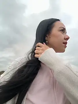 Vanesskaa online show from October 9, 2025, 5:02 pm