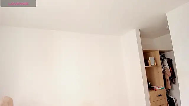 rose scottt online show from September 11, 2025, 3:01 pm