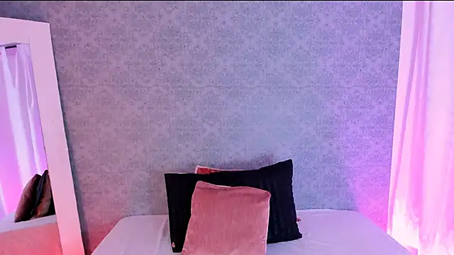 CatrinaRossi online show from February 7, 2025, 10:19 pm