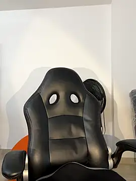 Liissa cute  online show from November 4, 2025, 4:44 pm