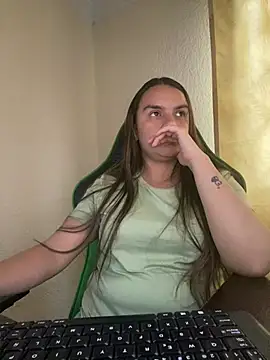 Snapshot of Nathaly00_ chatting on February 12, 2026, 10:42 pm Nathaly00 online show from February 12, 2026, 10:42 pm