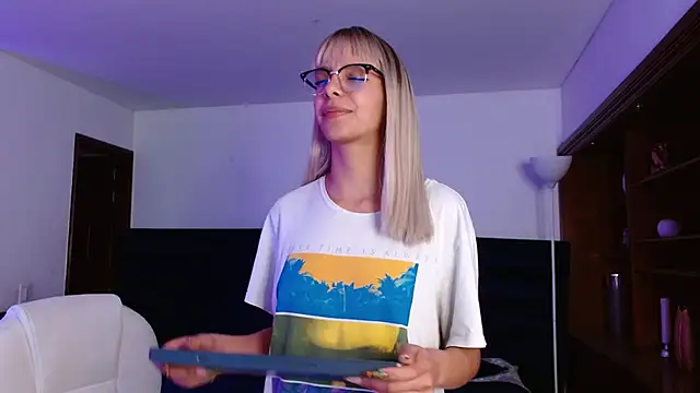 peyton golden1 online show from February 3, 2026, 6:22 am