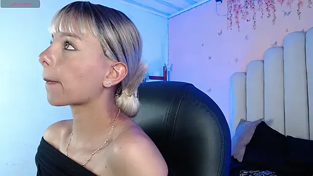 peyton golden1 online show from September 24, 2025, 3:35 am