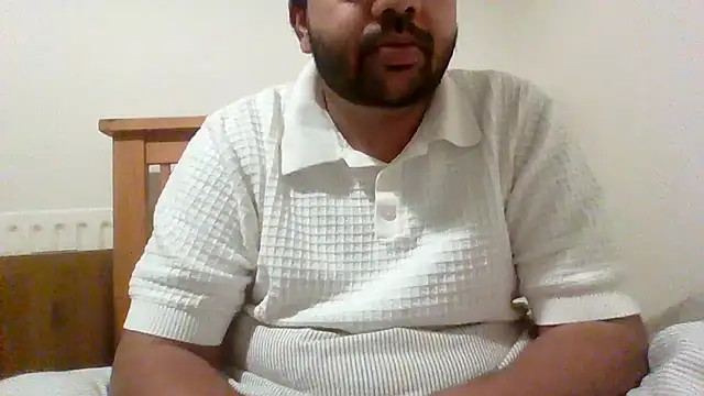 whoreboi98 online show from May 3, 2026, 9:18 pm