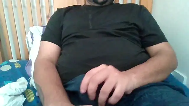 whoreboi98 online show from June 17, 2026, 1:32 pm