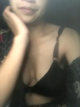 Snapshot of xotm chatting on October 8, 2025, 6:19 pm xotm online show from October 8, 2025, 6:19 pm