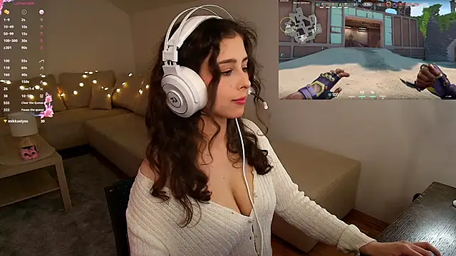 Snapshot of cosmosbaby chatting on March 15, 2026, 4:25 pm cosmosbaby online show from March 15, 2026, 4:25 pm