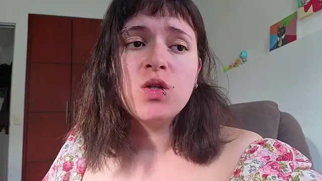 NEXT DOOR GIRL  online show from June 25, 2026, 9:09 pm