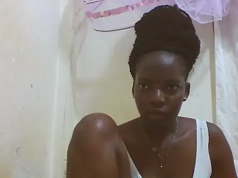 PRETTY-LIA online show from May 10, 2026, 4:09 pm