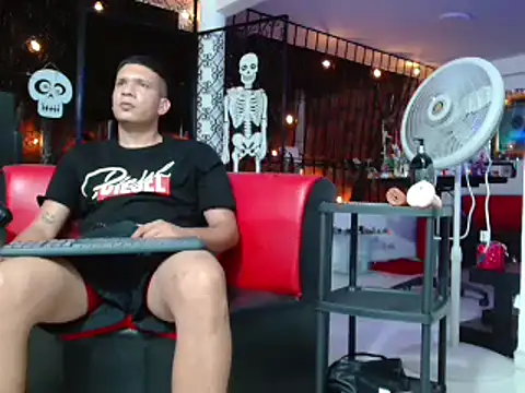 damiam fiery online show from November 6, 2025, 3:43 am