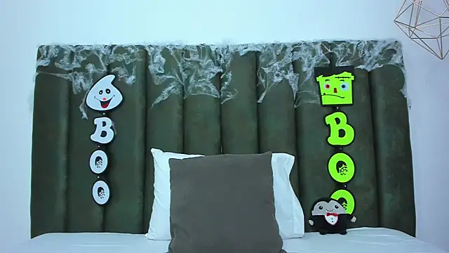 ThailyCherry online show from October 27, 2025, 8:10 pm