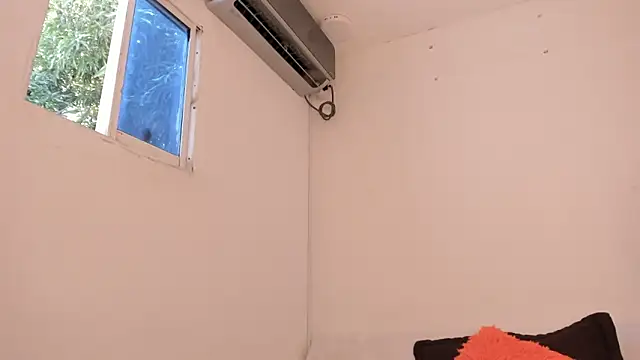 meganrossee69 online show from February 13, 2025, 4:28 pm