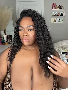 Snapshot of Mari_Melons chatting on October 3, 2025, 12:36 am Mari Melons online show from October 3, 2025, 12:36 am