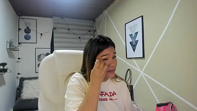 Enma  clark online show from September 21, 2025, 4:28 am