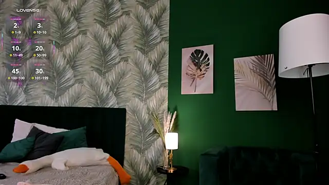 Vanessa Walters online show from October 4, 2025, 2:57 am